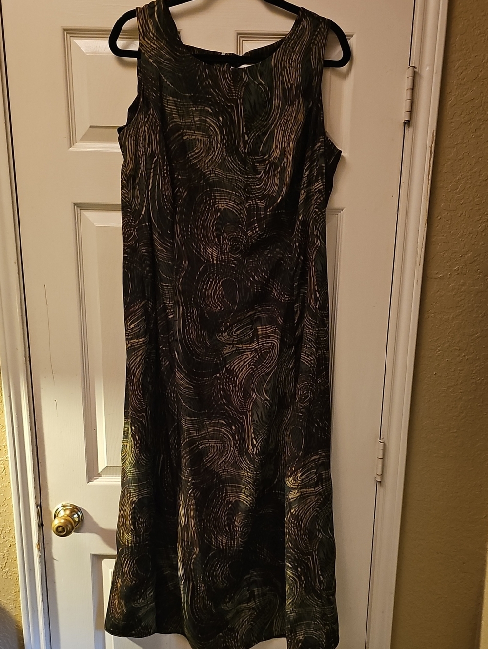 Women's Sleeveless Swirl-Print Dress - Black and Green